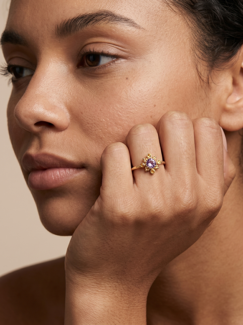 BEAUTIFUL AMETHYST OR RED GARNET GEMSTONE, 925 STERLING SILVER, DECORATED WITH DEDICATED WOMEN JEWELRY