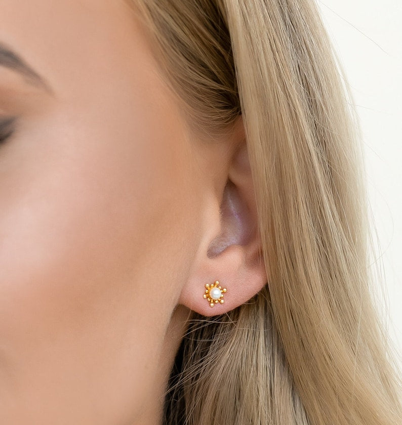 Freshwater Pearl Stud Earrings | Genuine Pearl Earrings | Minimalist Earrings | Everyday Jewelry